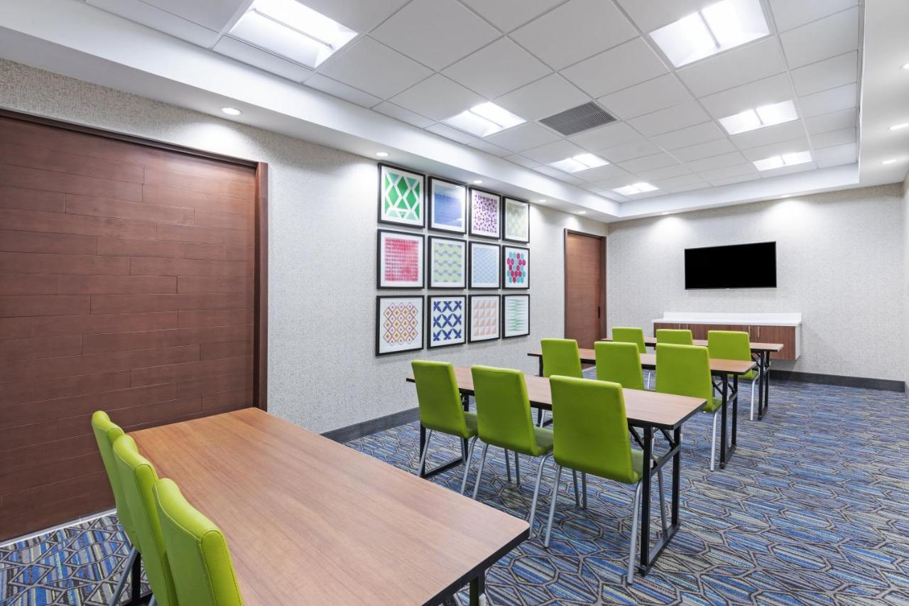 Holiday Inn Express & Suites - Parsons By Ihg Exterior photo