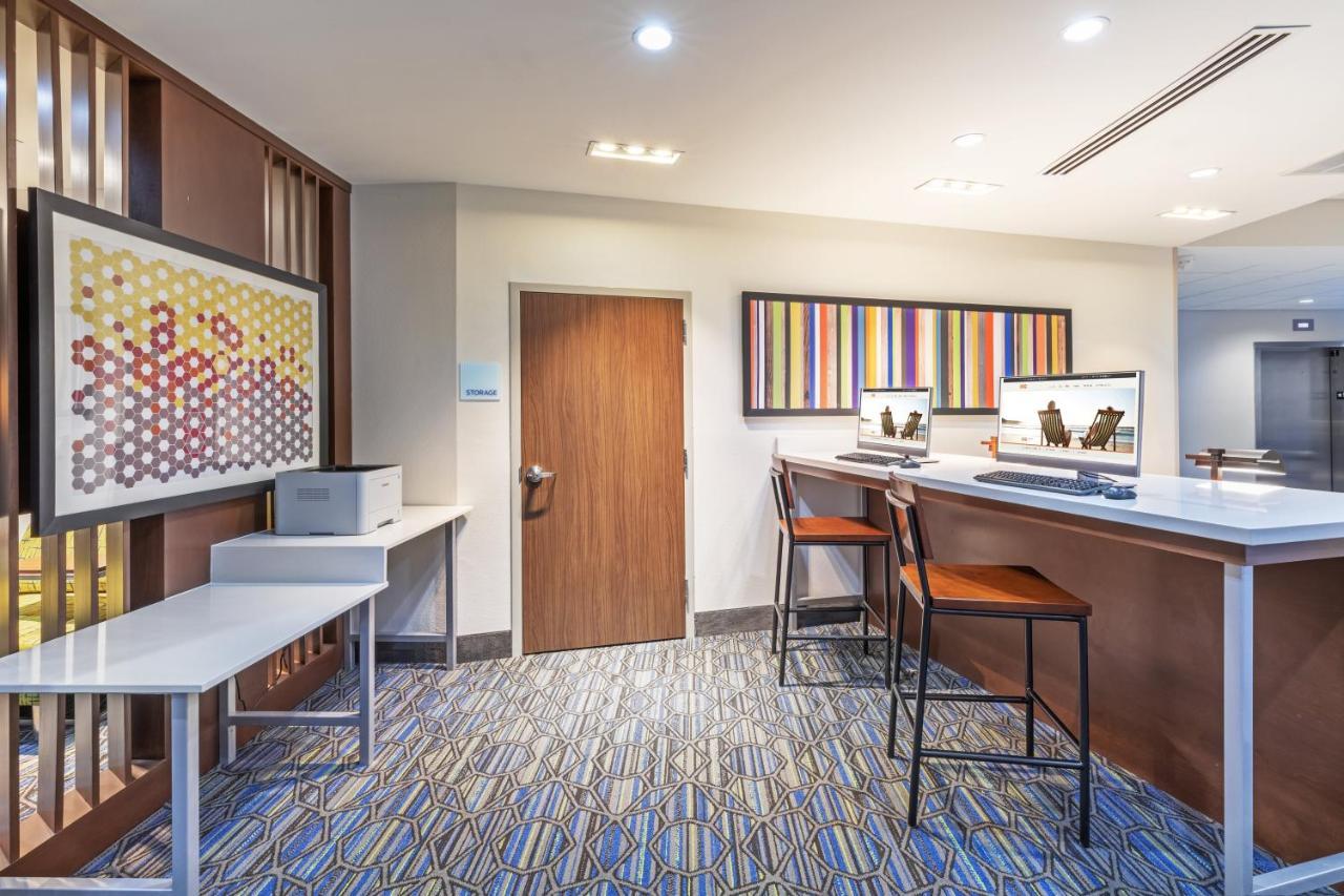 Holiday Inn Express & Suites - Parsons By Ihg Exterior photo