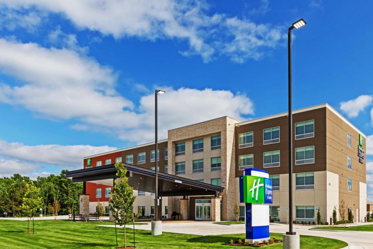 Holiday Inn Express & Suites - Parsons By Ihg Exterior photo