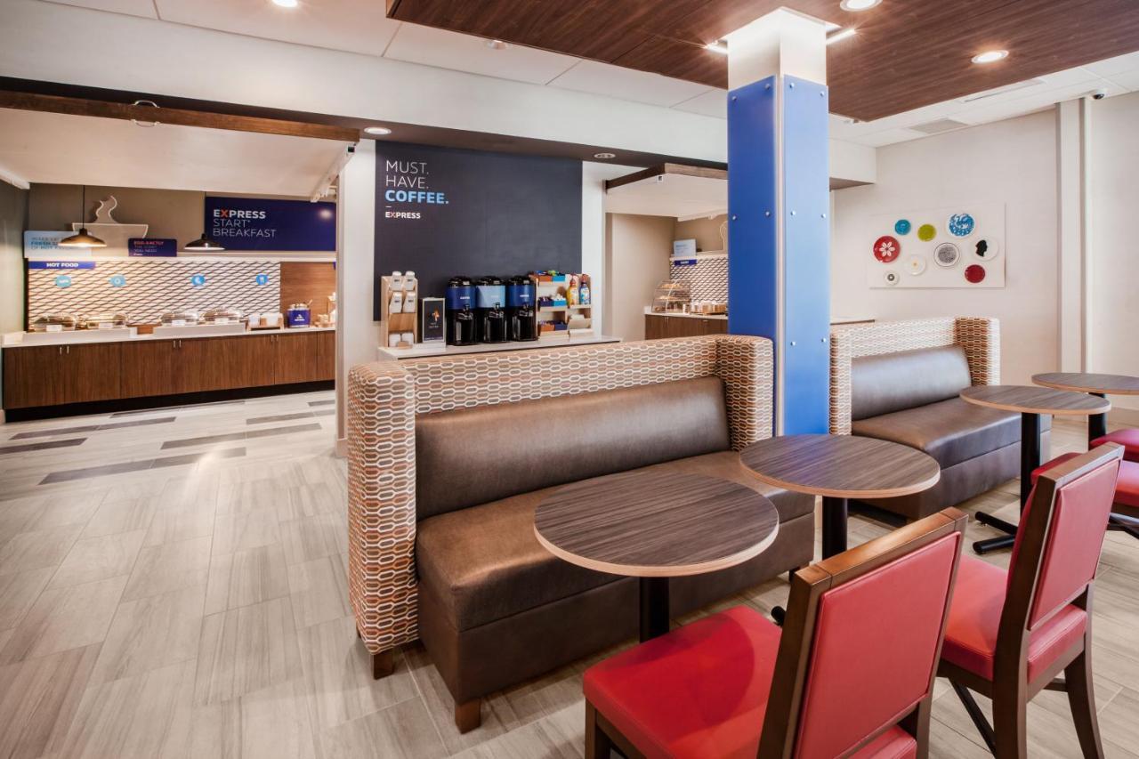 Holiday Inn Express & Suites - Parsons By Ihg Exterior photo