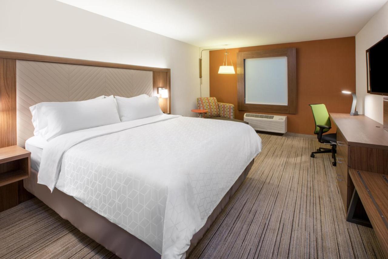 Holiday Inn Express & Suites - Parsons By Ihg Exterior photo